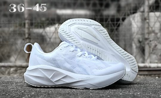 Tenis novablast 5