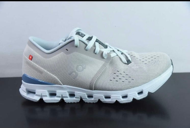Tenis On Cloud X4
