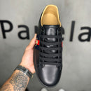 Ace com bordado de abelha