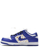 SB Dunk Low x Supreme "Stars Hyper Royal"(2021)